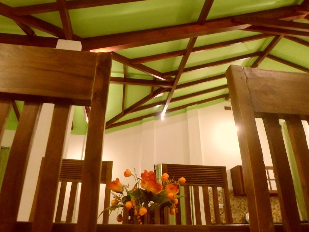 Nilas Guesthouse Hikkaduwa Zimmer foto