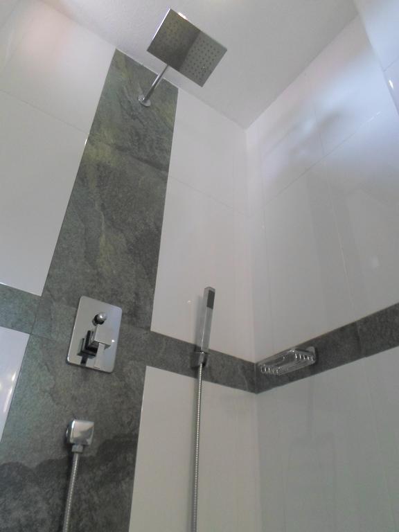 Nilas Guesthouse Hikkaduwa Zimmer foto