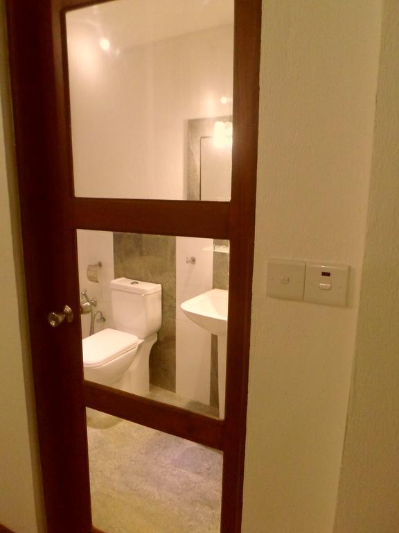 Nilas Guesthouse Hikkaduwa Zimmer foto